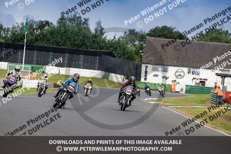 Vintage motorcycle club;eventdigitalimages;mallory park;mallory park trackday photographs;no limits trackdays;peter wileman photography;trackday digital images;trackday photos;vmcc festival 1000 bikes photographs